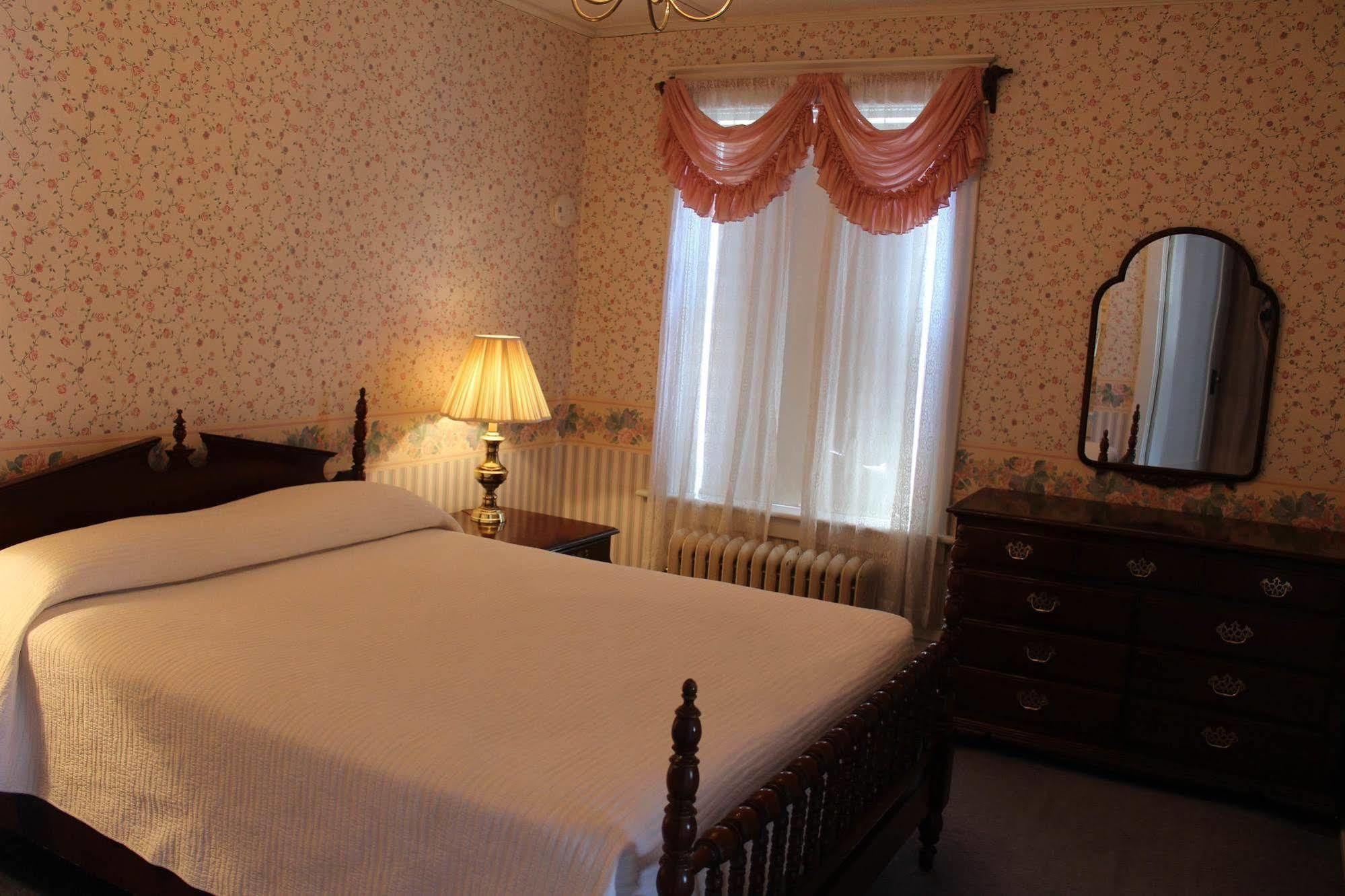White Inn Fredonia エクステリア 写真