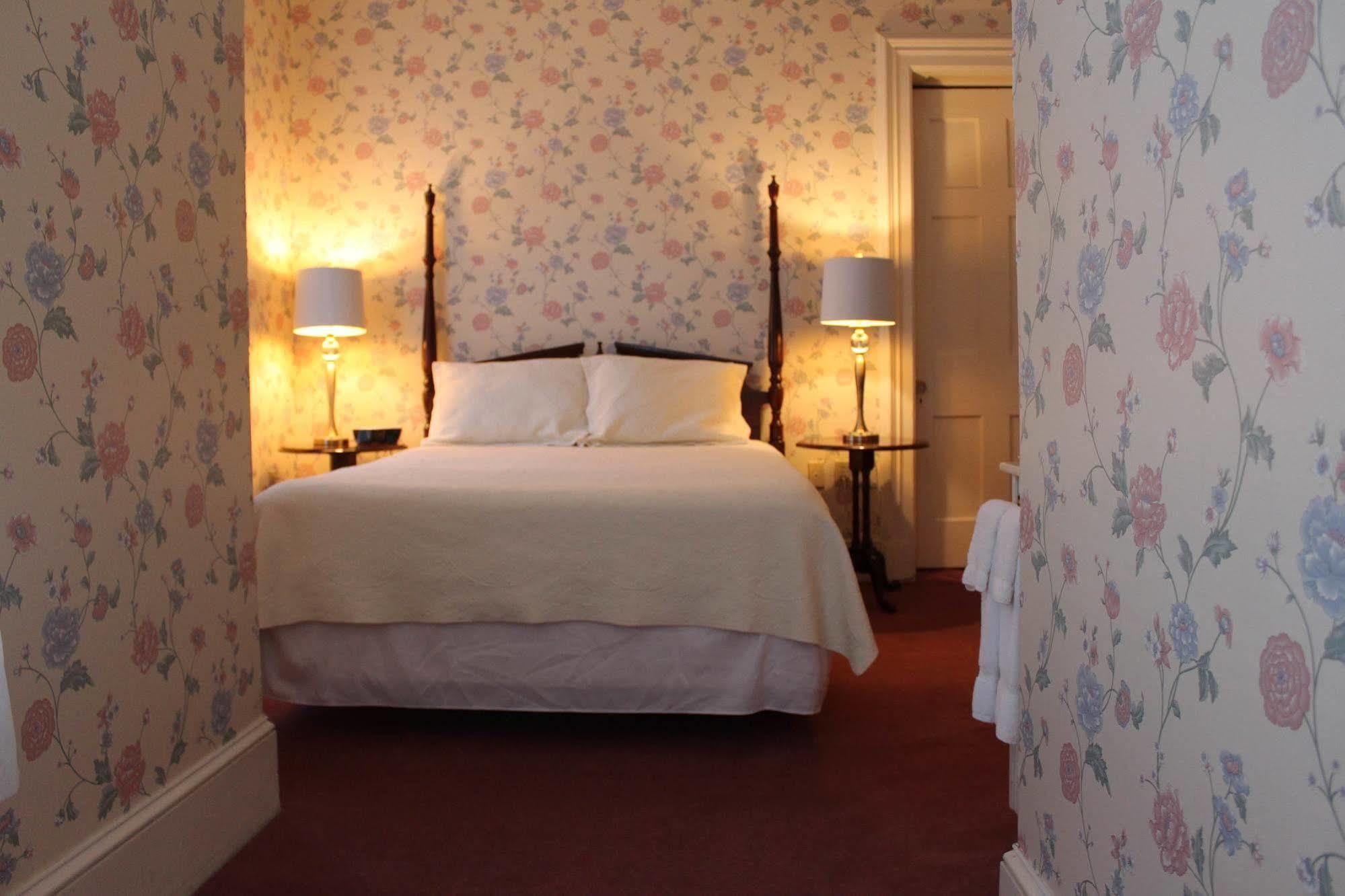 White Inn Fredonia エクステリア 写真