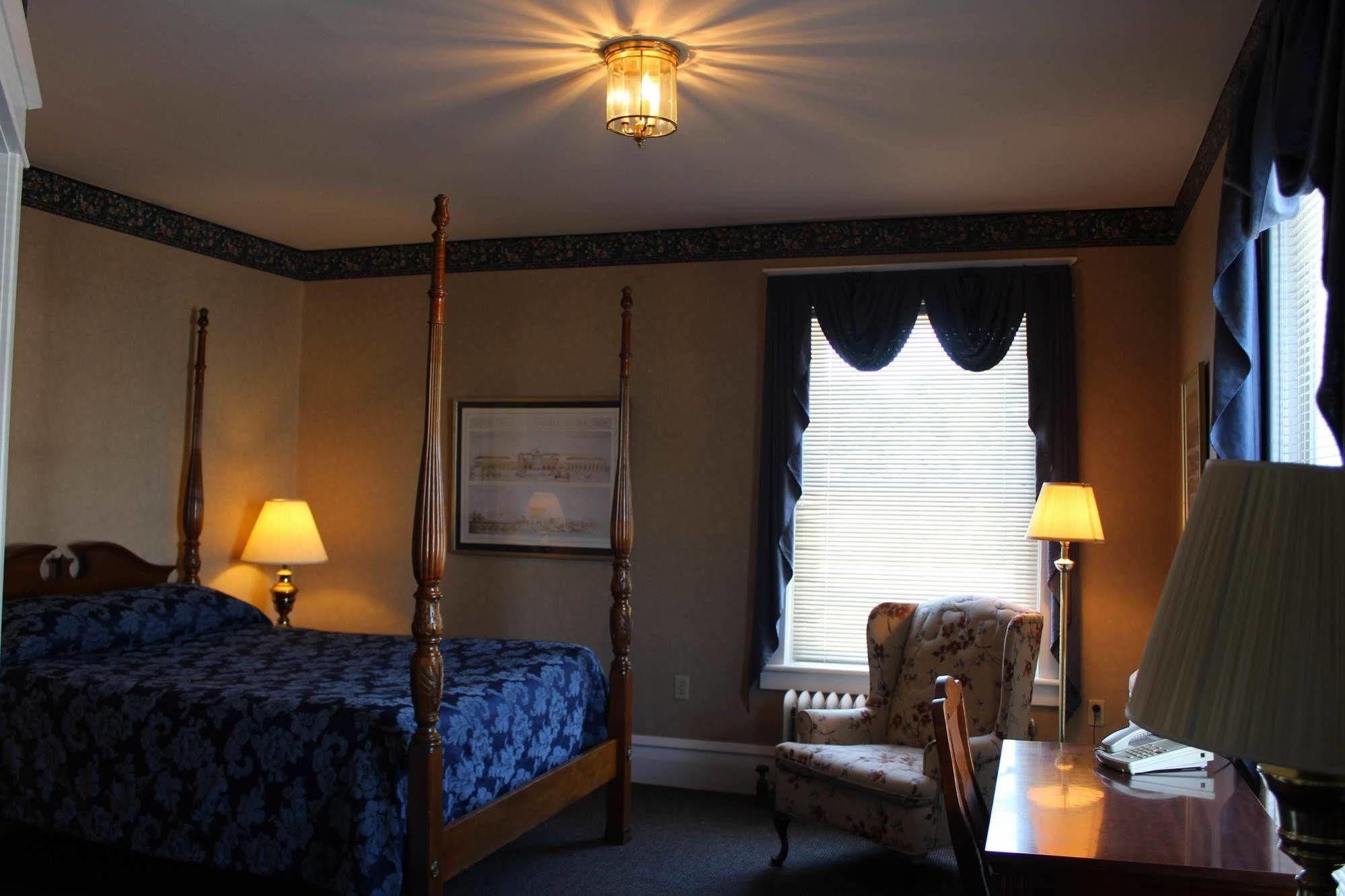 White Inn Fredonia エクステリア 写真