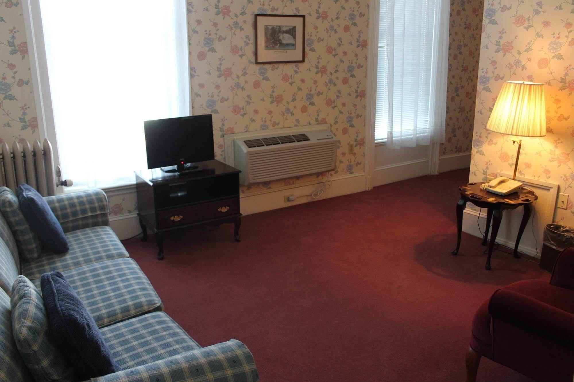 White Inn Fredonia エクステリア 写真
