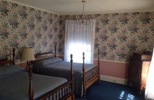 White Inn Fredonia エクステリア 写真